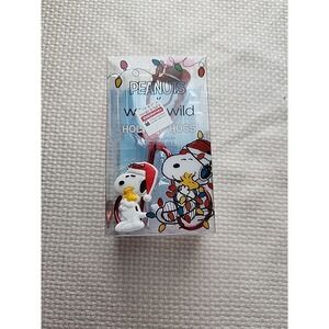 Peanuts Wet n Wild Holiday Hugs Eyelash‎ Curler Snoopy Christmas Limited Edition